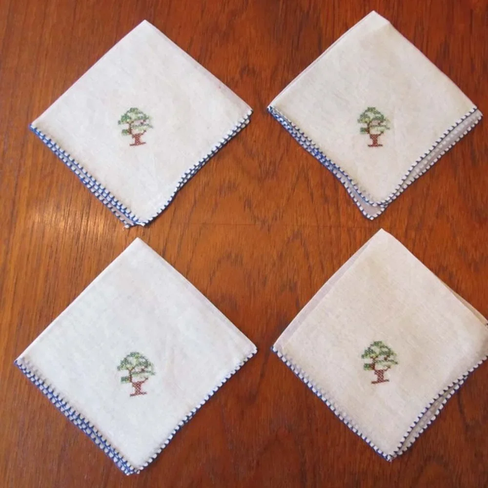 Vintage Chinese Embroidered Tablecloth & 4 Napkin Set - Linen from Asia
